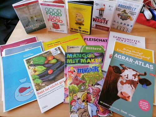 Im Bereich Globales Lernen gibt es zahlreiche Angebote, die zum Ziel haben, globale Zusammenhänge (Nord-Süd-Beziehungen) in Hinsicht auf die ökologische, soziale und wirtschaftliche Ebene aufzuzeigen.  © Barbara Kurzawska 