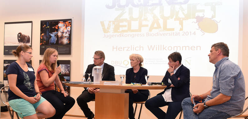 Podiumsdiskussion beim Jugendkongress Biodiversität 2014 © Deutsche Bundesstiftung Umwelt/Peter Himsel