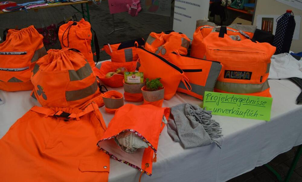 AZ 33552 © Lizzy Net