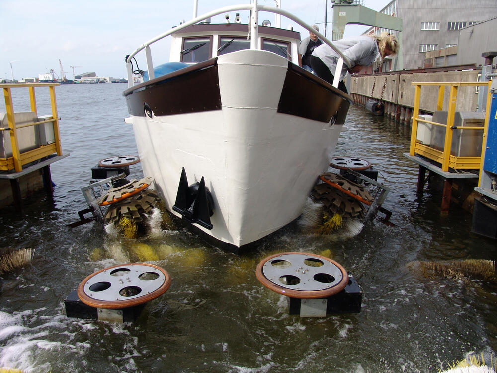 Umweltfreundliche Sportboot-Waschanlage  