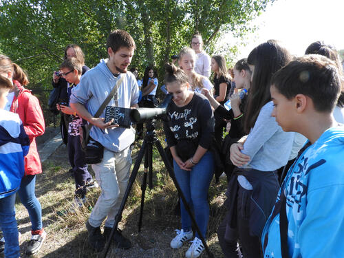 Schulklasse im Vogelschutzgebiet Mala Vrbica im Rahmen des Green Belt Day 2017 © Christian Stielow/EuroNatur