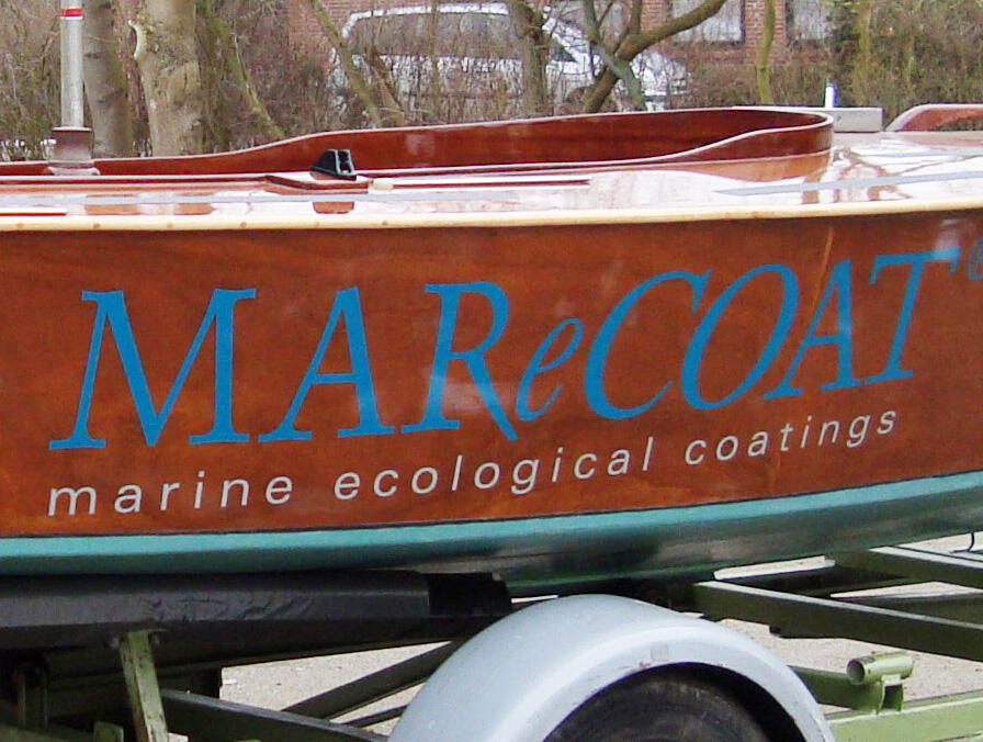 Antihaftbeschichtung für Sportboote. 