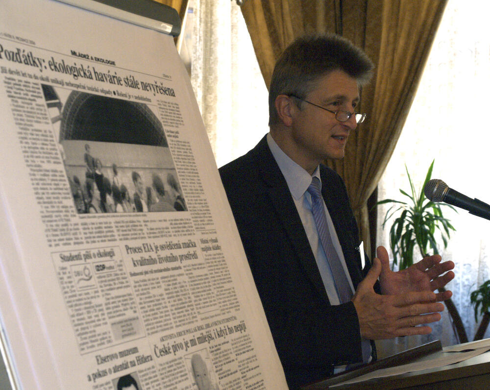 Dr.-Ing. E. h. Fritz Brickwedde würdigte Preisträger von Umwelt baut Brücken 