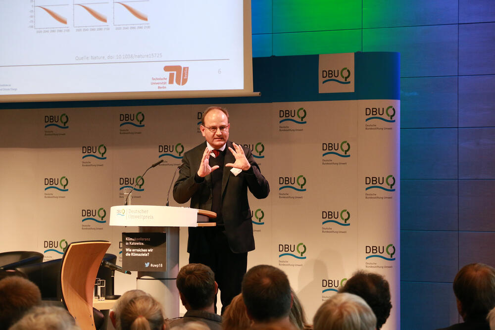 Wie erreichen wir die Klimaziele? – Impuls von Prof. Dr. Ottmar Edenhofer (PIK) © Deutsche Bundesstiftung Umwelt