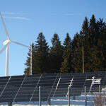 Sonnenkraftwerk und Windrad © Götz Ellwanger/piclease
