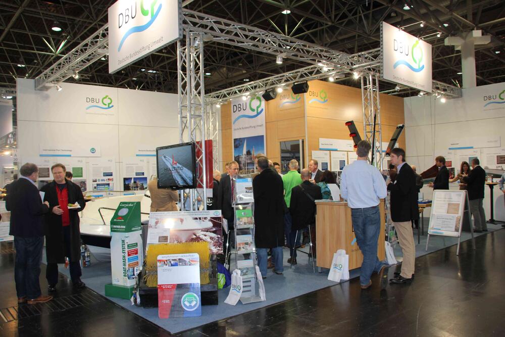 DBU Messestand A 30 in Halle Halle 11 