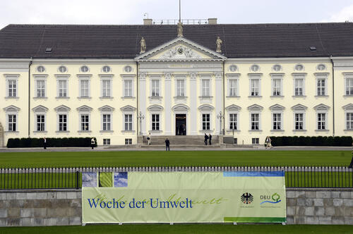 Schloss Bellevue, Transparent 