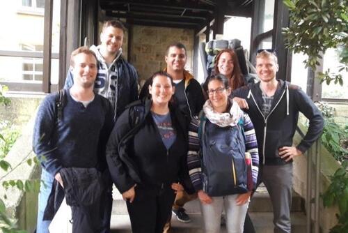 Ungarische Gruppe auf dem Hof Haus Ohrbeck 