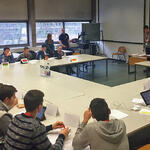 Schüler hören ein Referat &copy; Deutsche Bundesstiftung Umwelt