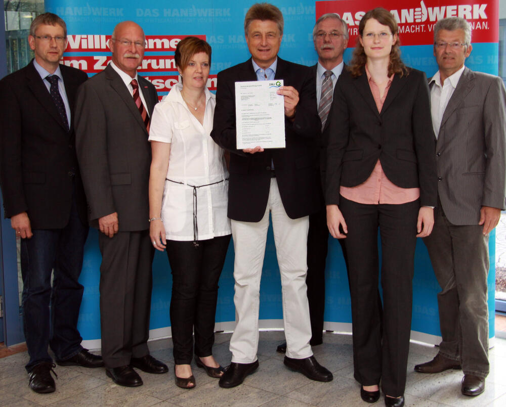 Übergabe Bewilligung Handwerkskammer Osnabrück-Emsland &copy; HWK Osnabrück-Emsland