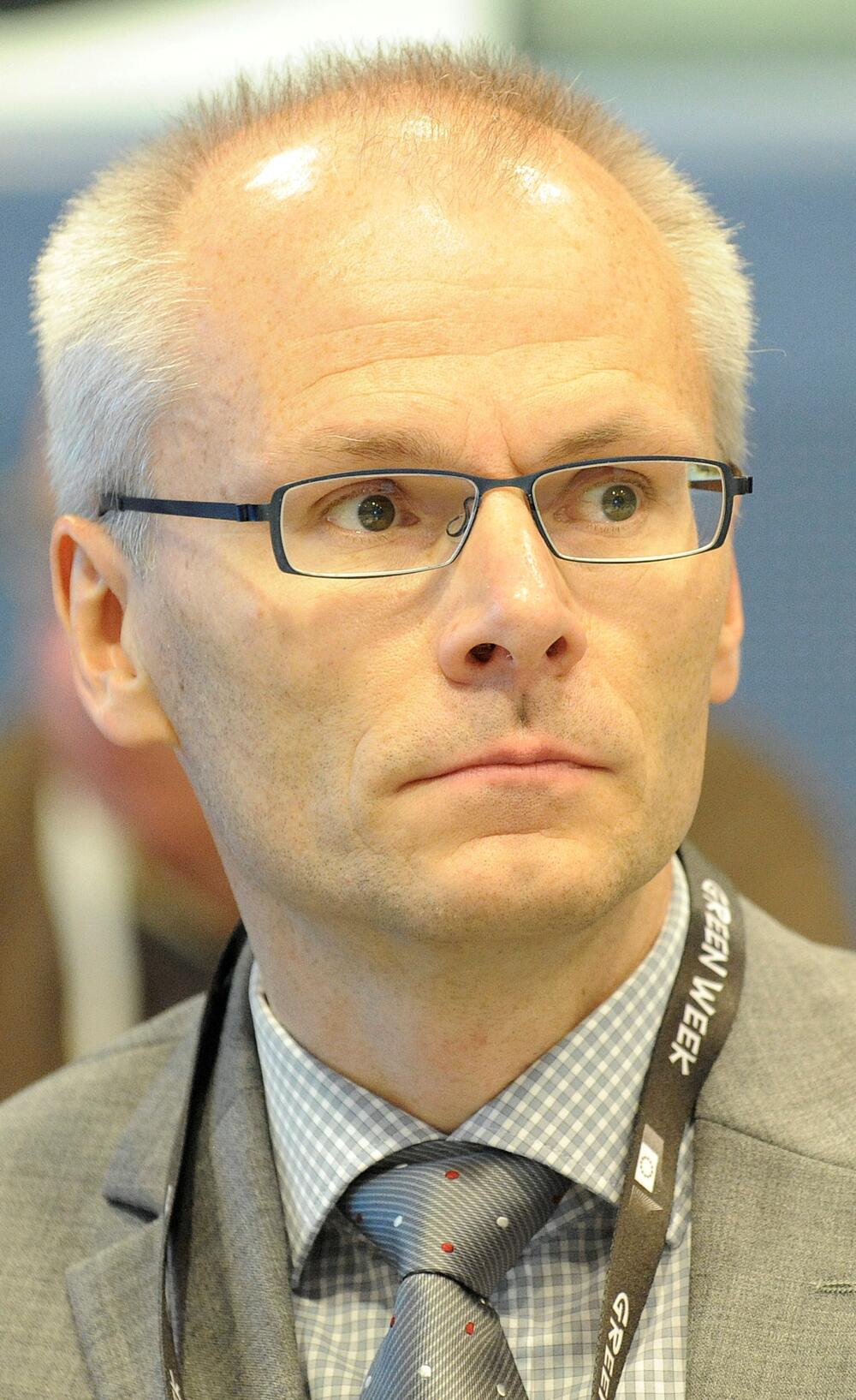 Dr. Frank Sacher  &copy; EU