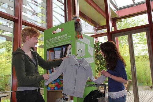 KonsumKompass: Tauschregal_Sweatshirt 