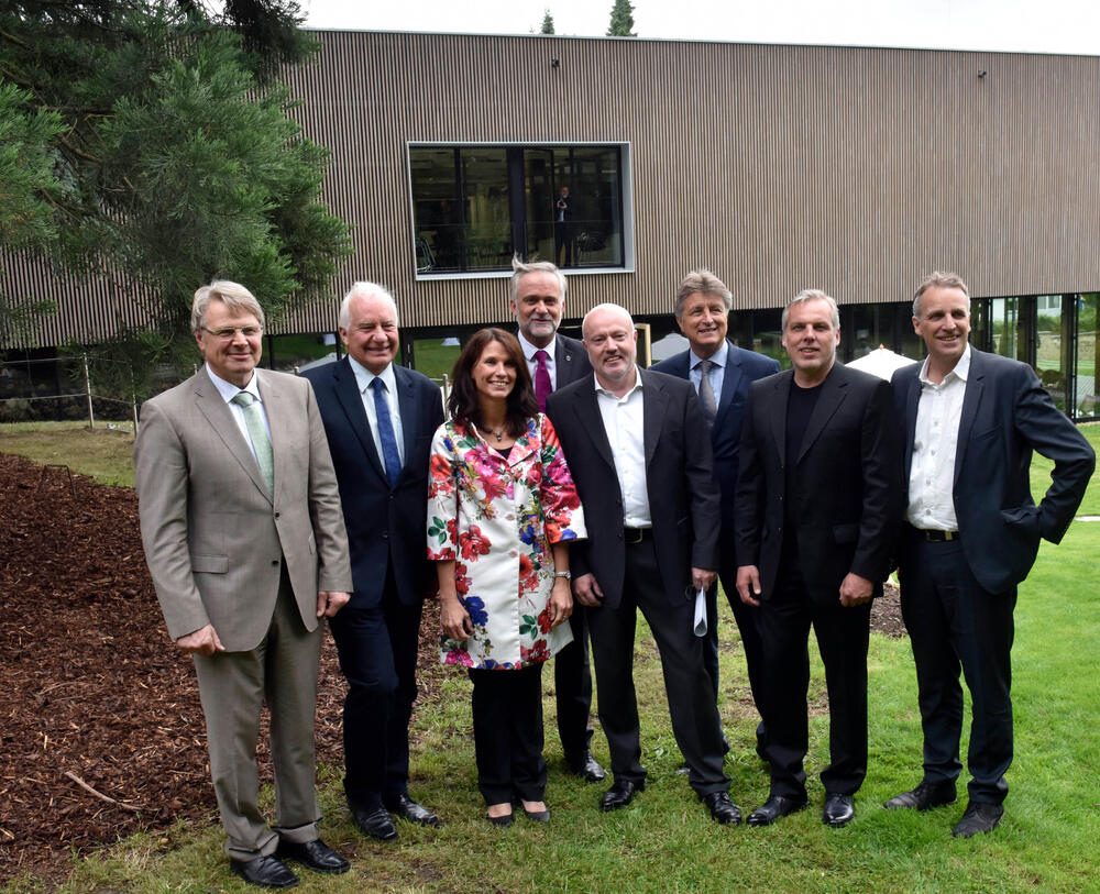 Einweihung, Gruppenbild © DBU/Hermann Pentermann