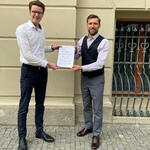 Prokurist Marius Keite und Christfried Nicolaus, Bürgermeister der Gemeinde Hartmannsdorf © Marius Keite/DBU Naturerbe