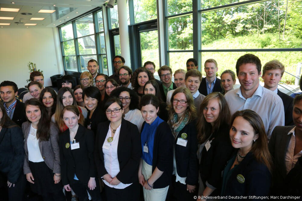Stipendiatentreffen auf dem Deutschen Stiftungstag 2014 mit den DBU-Stipendiaten: Anne-Katrin Holfelder, Michael Hohenadler, Thomas Homburg und Carolin Schwegler © Bundesverband Deutscher Stiftungen/Marc Darchinger