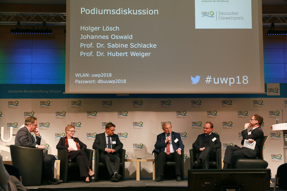 Diskutierte engagiert: Das Podium des DBU-Umweltpreissymposiums © Deutsche Bundesstiftung Umwelt