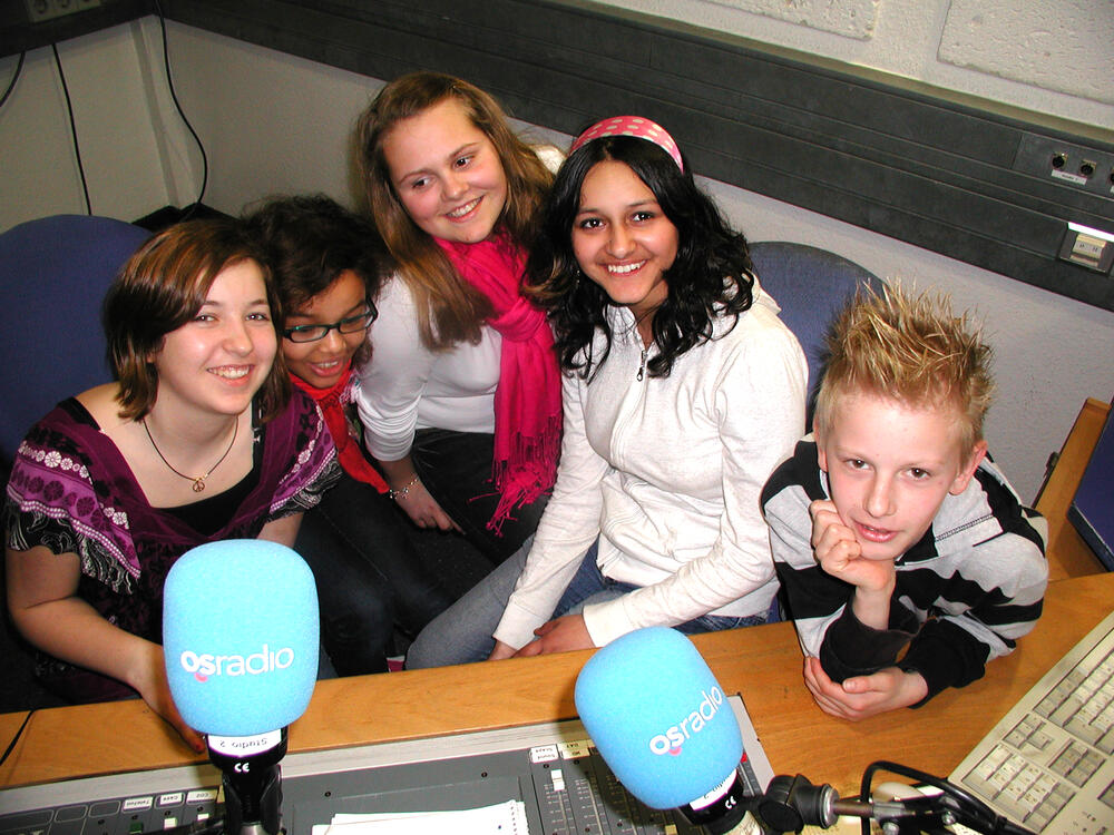 Kinder beim OS Radio 