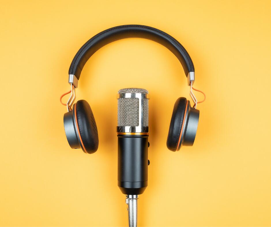 Heizen verbraucht Unmengen an Erdgas und Öl. Dabei bergen Millionen Gebäude ein gigantisches Potenzial Energie einzusparen. Wie das gehen kann, berichtet Abteilungsleiter Felix Gruber im Podcast. © Canva