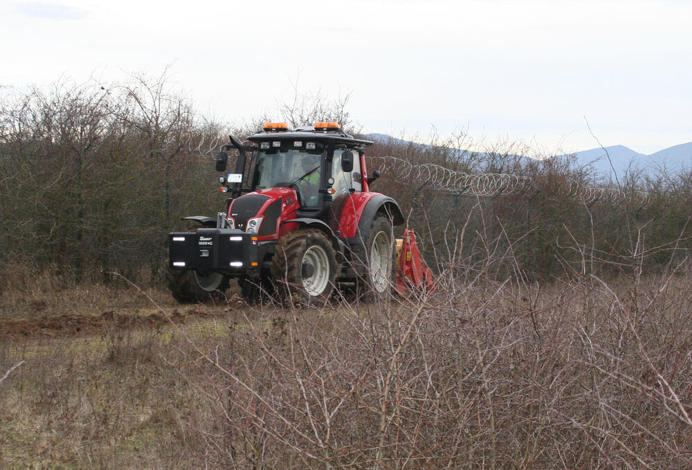  Mulchmaschine am Ebenberg © Ingo Karius/ Bundesforst