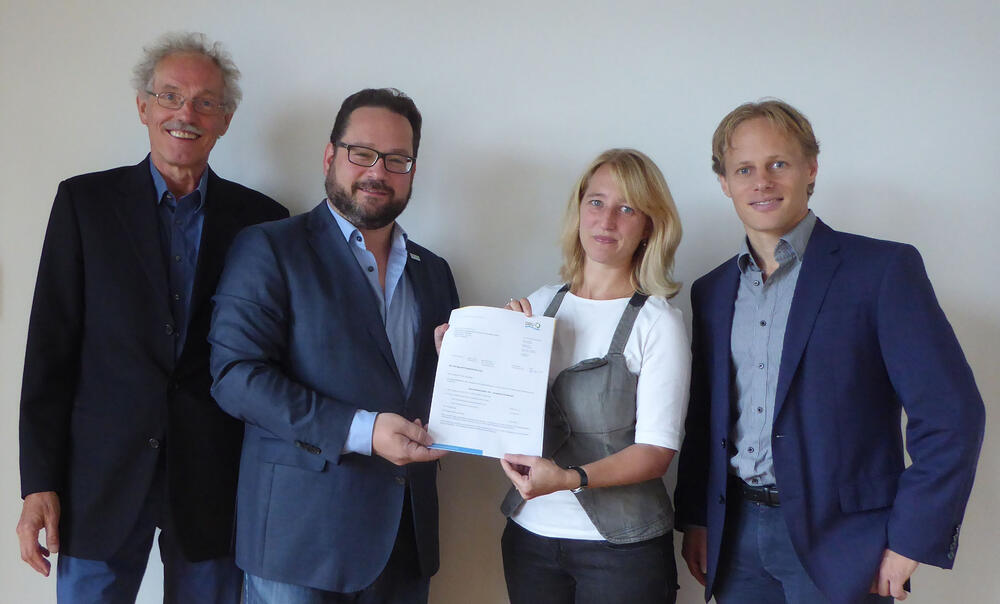 Übergabe Förderbewilligung © Öko-Institut