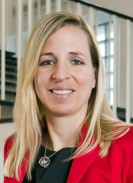 Prof. Dr.-Ing. Natalie Eßig, ehemalige DBU-Promotionsstipendiatin, wurde der Umwelt- und Nachhaltigkeitspreis des Bundesdeutschen Arbeitskreises für Umweltbewusstes Management in der Kategorie Wissenschaft verliehen  © Uwe Völkner/Fotoagentur FOX