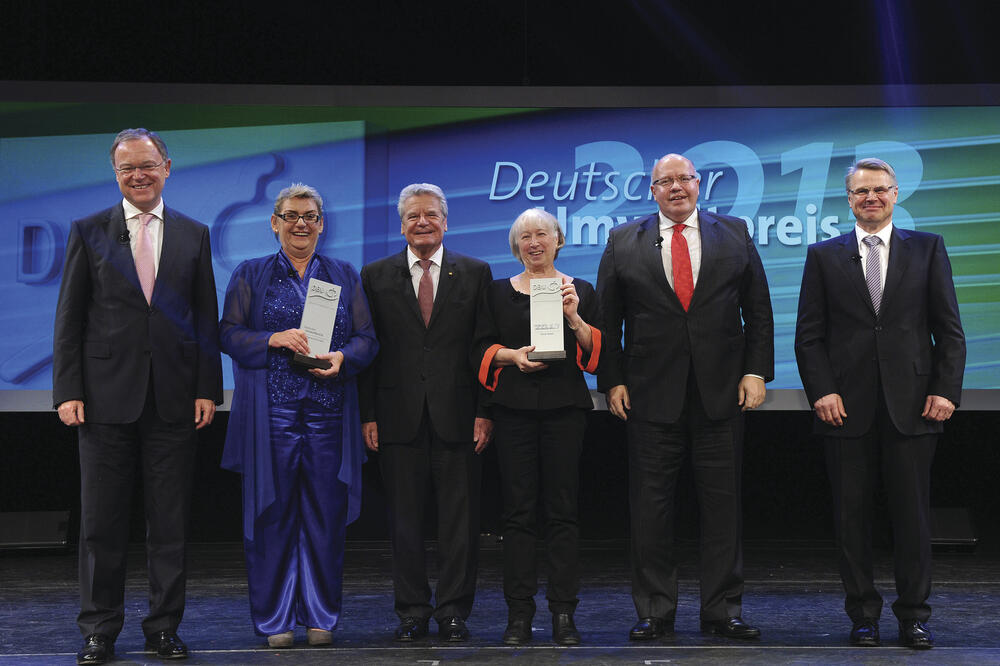 Preisträgerinnen mit allen &copy; DBU-Peter Himsel