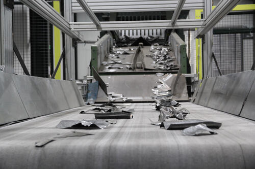 Hohe Produktivitätsraten und nachhaltige Ressourcenschonung bei der Schrottsortierung © Clean-Lasersysteme GmbH