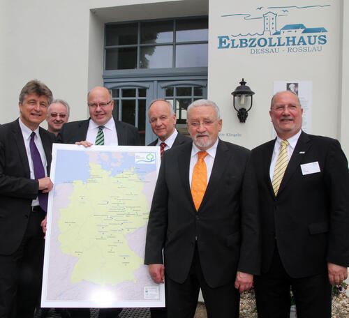 Vertragsunterzeichner 