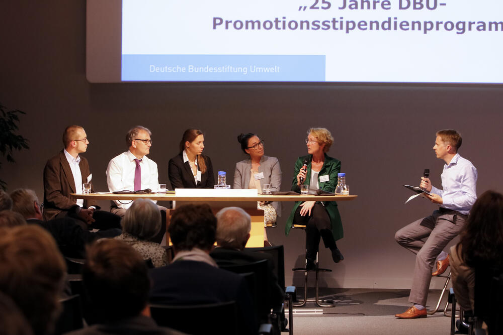 Podiumsdiskussion „25 Jahre Promotionsstipendienprogramm“ Juni 2017 