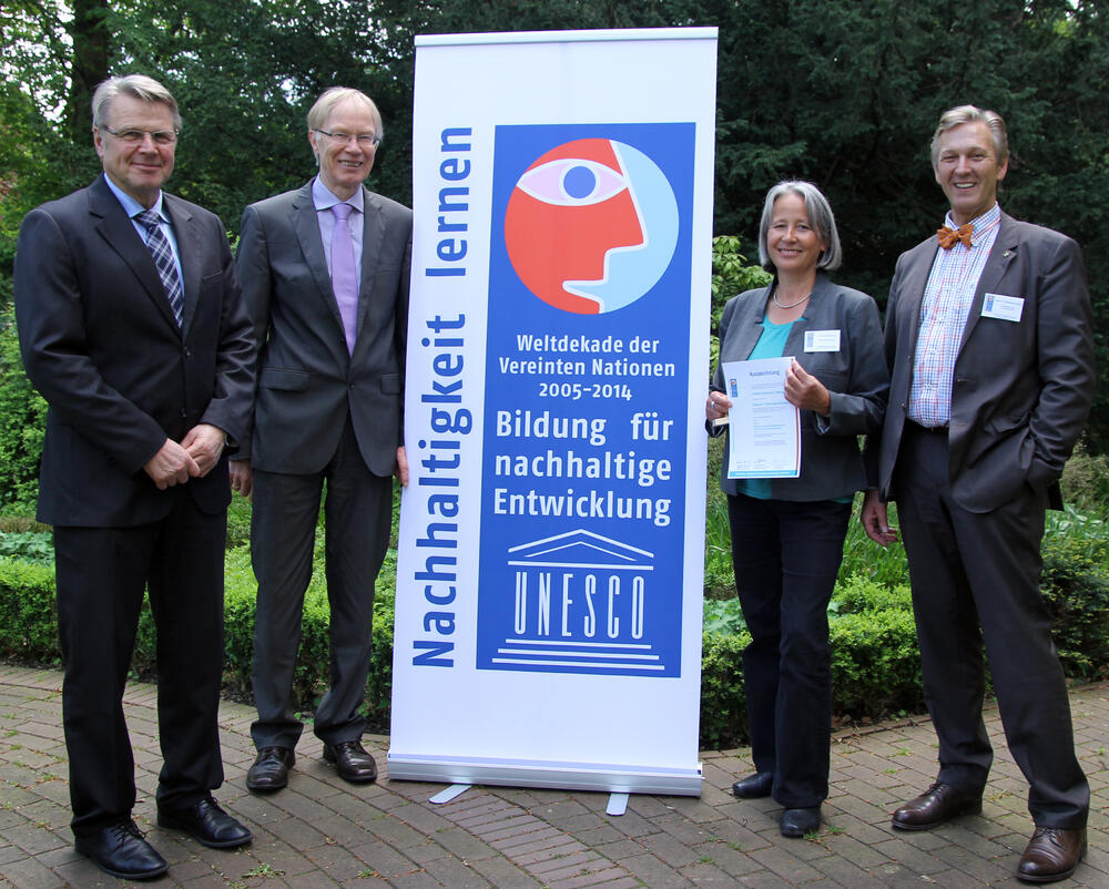 Auszeichnung UN-Dekade OS: Bottermann, Witte, Dieckmann, de Haan 