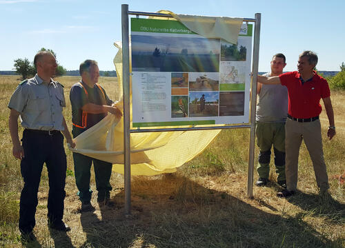 Enthüllung Infotafel DBU-Naturerbefläche Kellerberge © Deutsche Bundesstiftung Umwelt