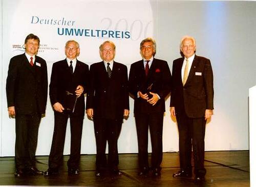 Gruppenbild nach der Preisverleihung 2000 