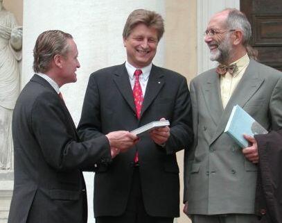 Übergabe dendrologischer Atlas 