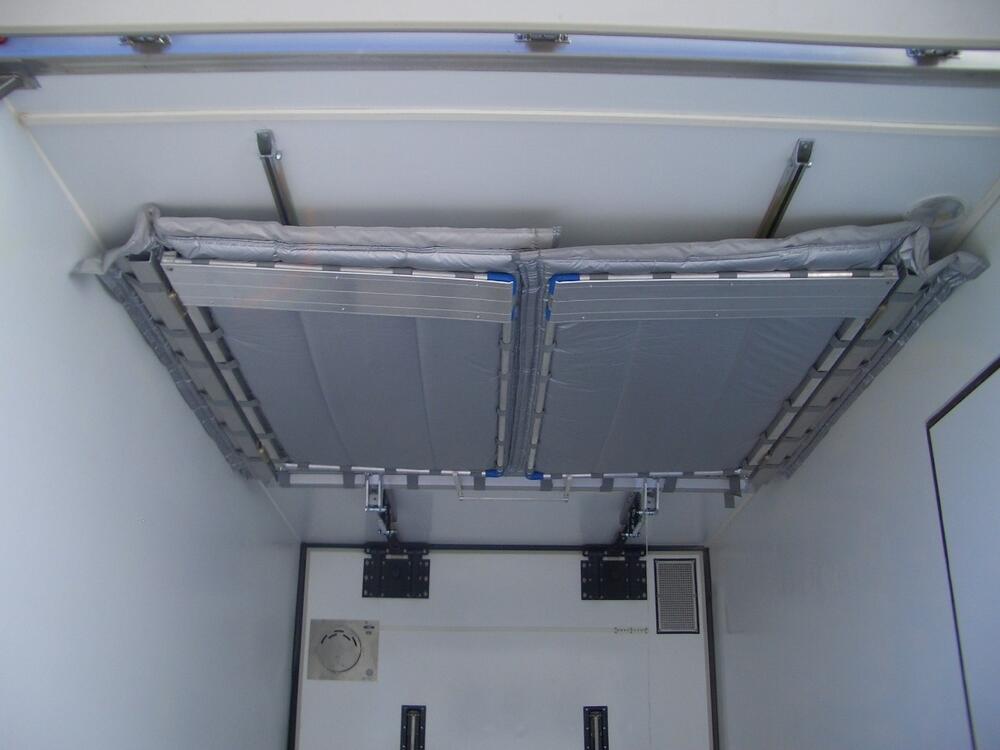 Trennwand, hochgeklappt 