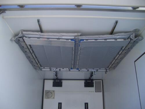 Trennwand, hochgeklappt 