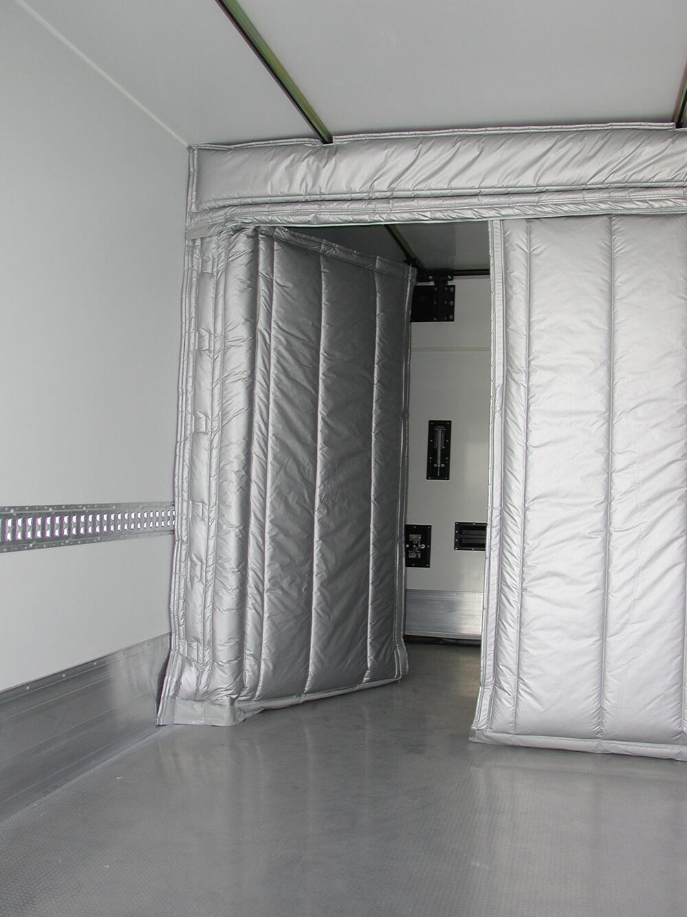 Trennwand, Tür geöffnet 