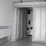 Trennwand, Tür geöffnet 