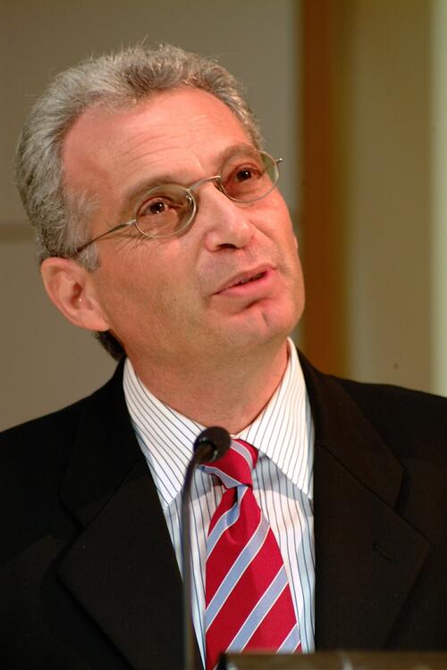 Antranikian Portrait Rede 