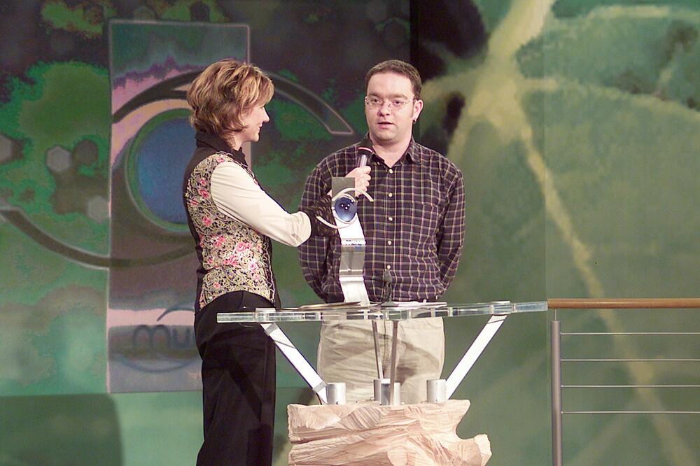 MUNA 2002 Preisverleihung, Angela Elis im Gespräch mit Dirk Münstermann &copy; ZDF