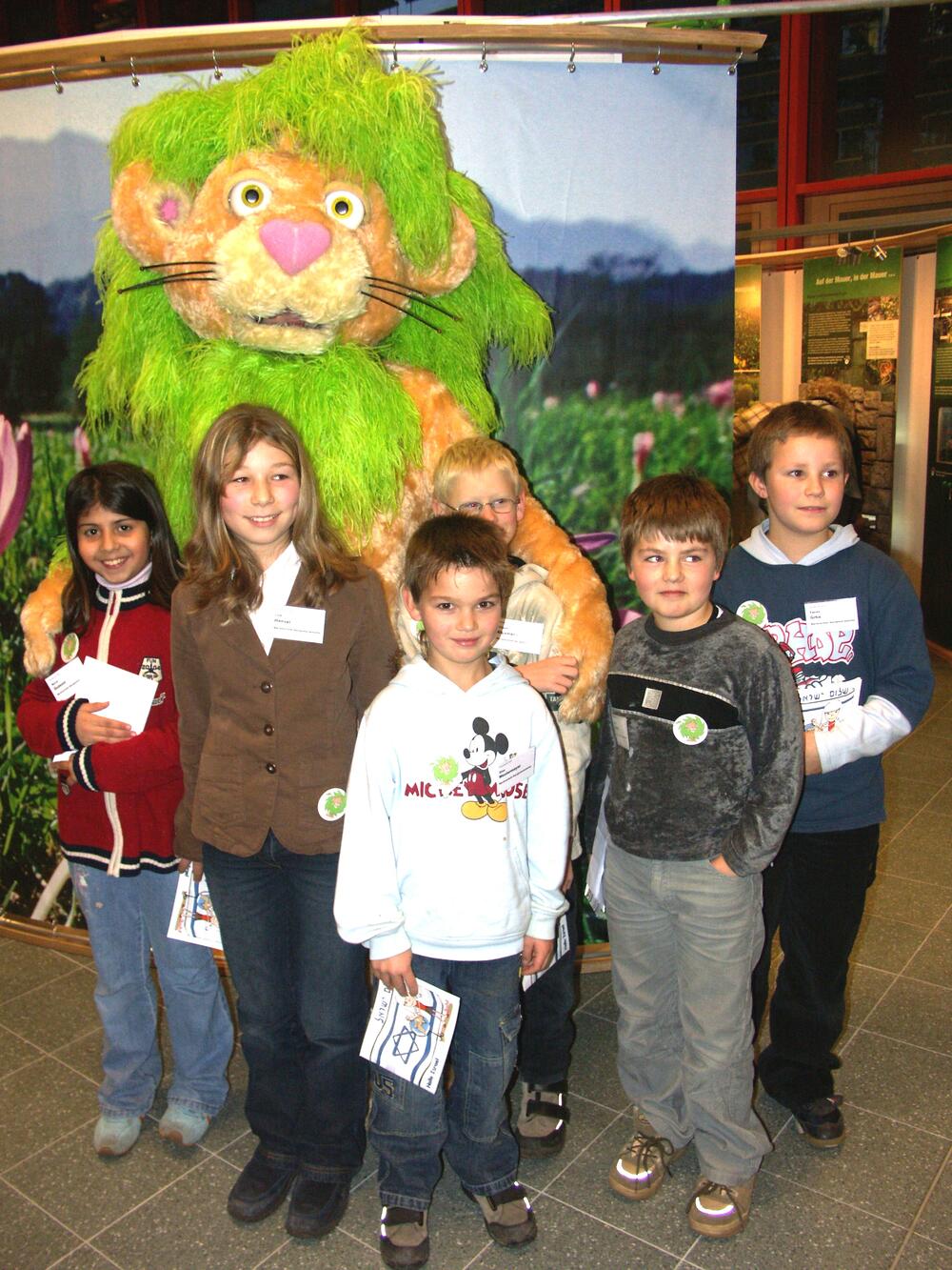 Botschafter der Umwelt - Kinder und Graslöwe 