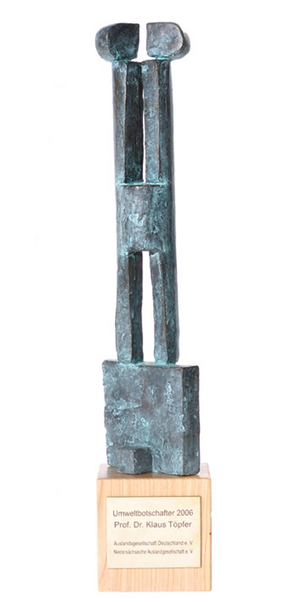Skulptur Auslandsgesellschaft Umweltbotschafter Töpfer 