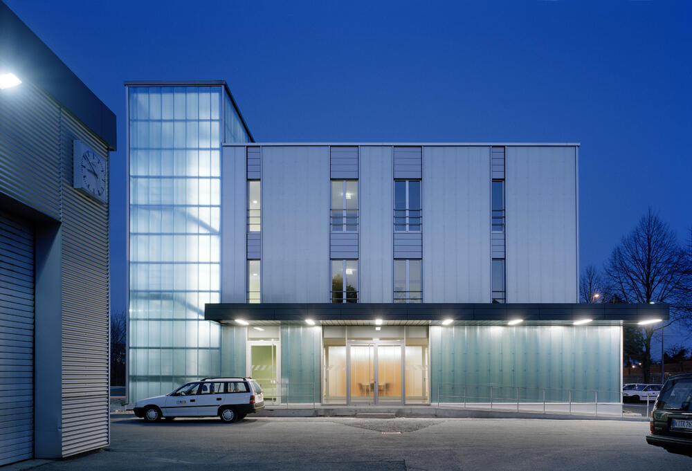 eingefärbten Fassadenelemente 