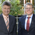 Generalsekretär Dr.-Ing. E. h. Fritz Brickwedde und sein Nachfolger Dr. Heinrich Bottermann © DBU/Hermann Pentermann