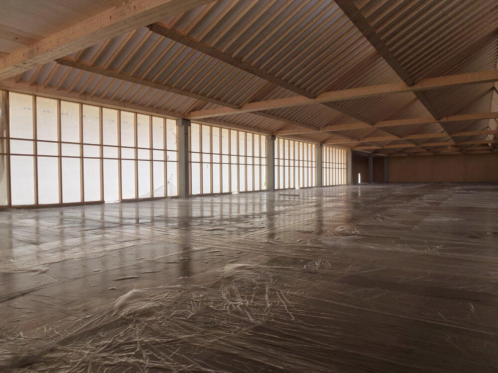 Innenraum innovativer Holzbauweise 