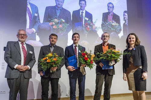 UFZ-Jahresempfang, bei dem die Auszeichnung übergeben wurde (mit weiteren Preisträgern und der UFZ-Geschäftsführung) © André Künzelmann
