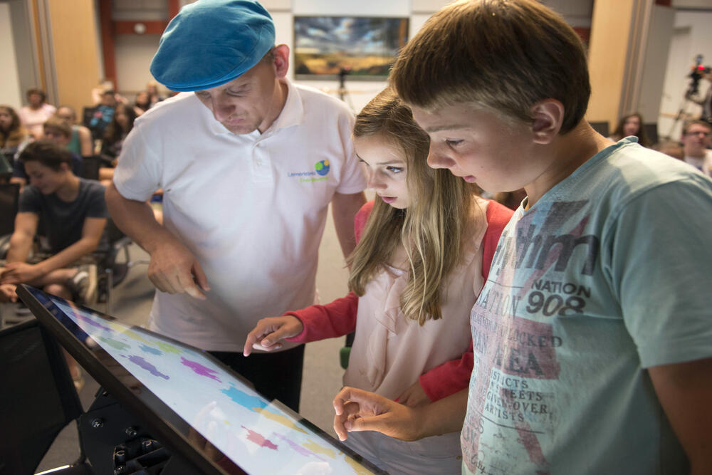 See for yourself... © F.S. Infotainment