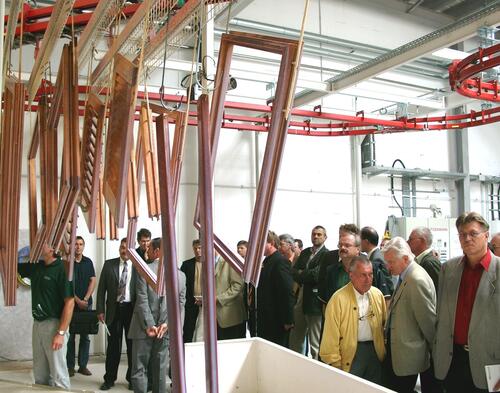 Flooding procedure reduces lacquer waste 