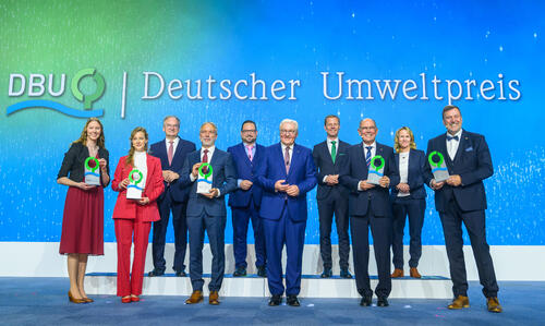 Deutscher Umweltpreis 2022 - Familienfoto © Peter Himsel/DBU